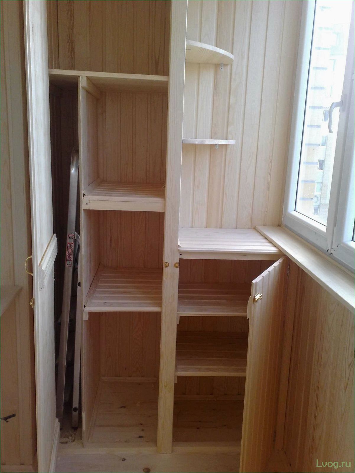 Шкаф на балкон или лоджию своими руками: полезные советы и идеи