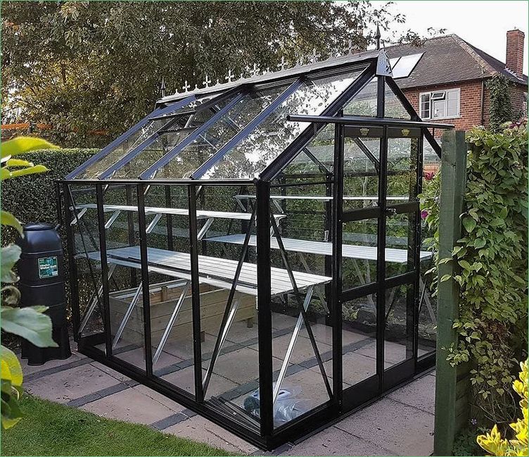 Особенности и разновидности алюминиевых теплиц: выбор и советы