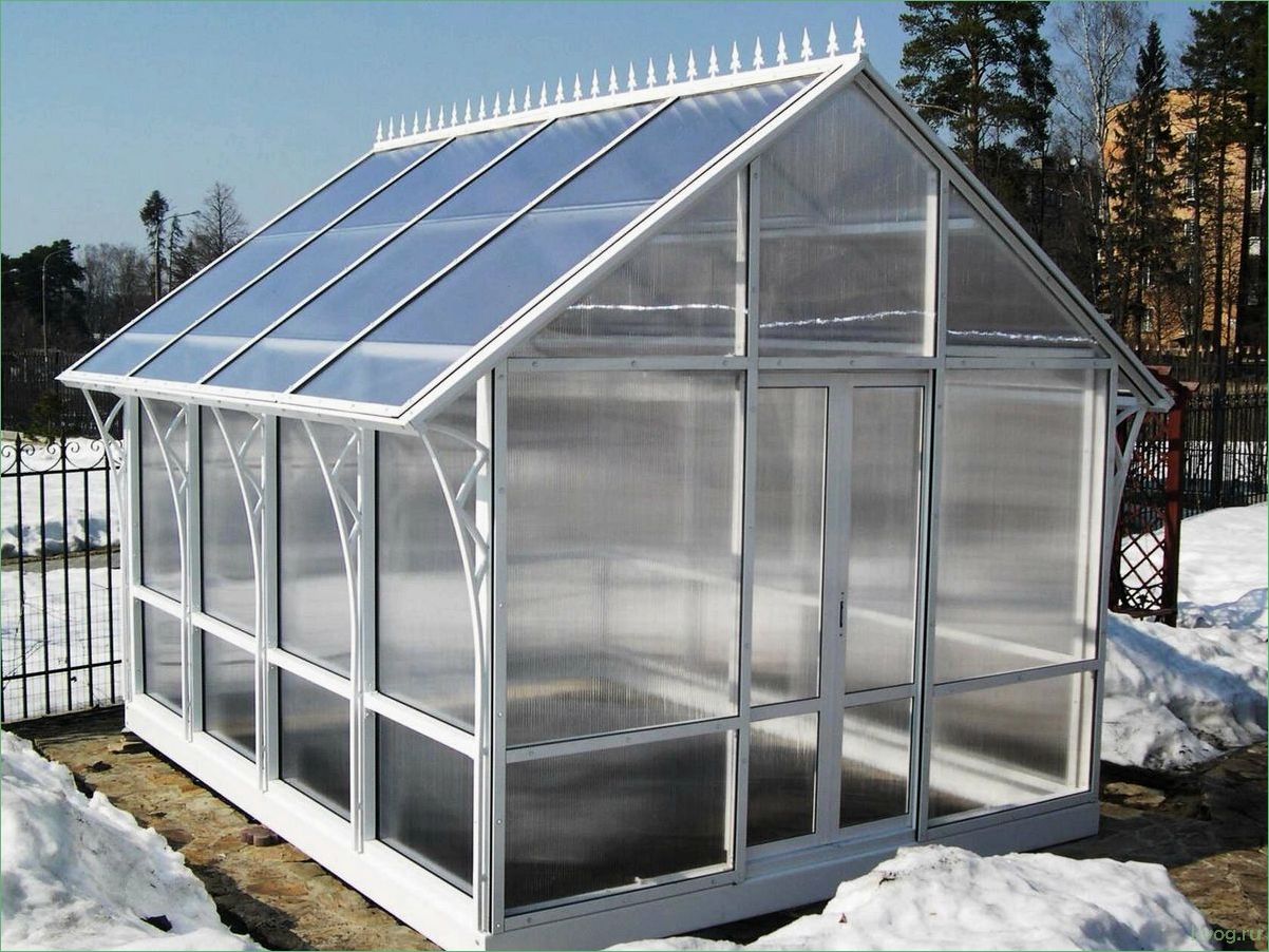 Пристенные теплицы: полезные советы и рекомендации для садоводов